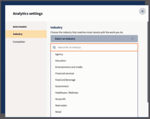 Selecting an industry in Hootsuite Analytics Industry Benchmarking